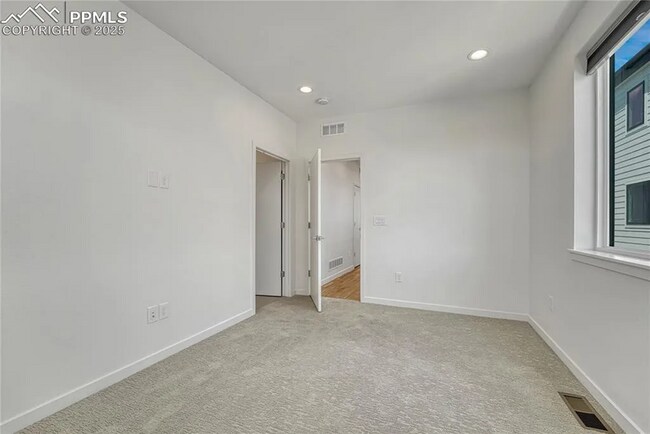 Building Photo - 1231 Newton St