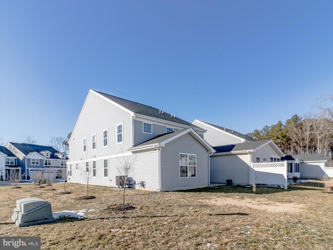 Building Photo - 35059 Dundee St