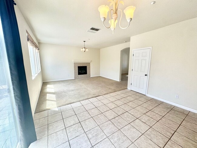 Building Photo - Lovely 2 Story Home In East Woodland In Great Location