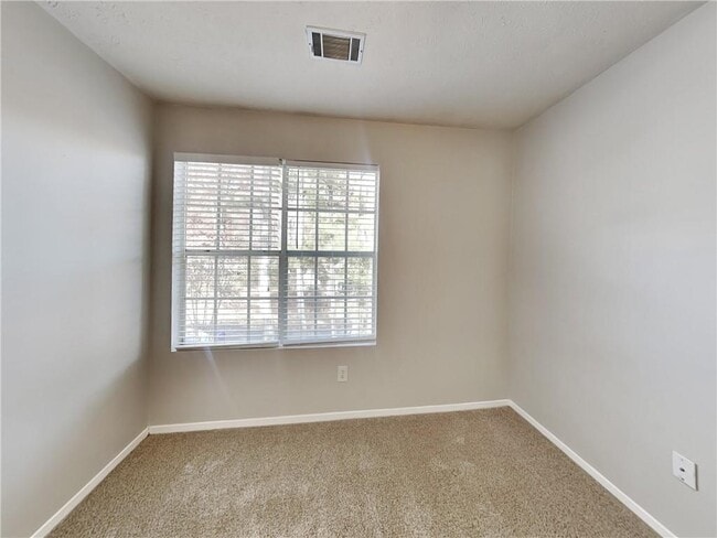 Building Photo - 410 Rill Crest Ct