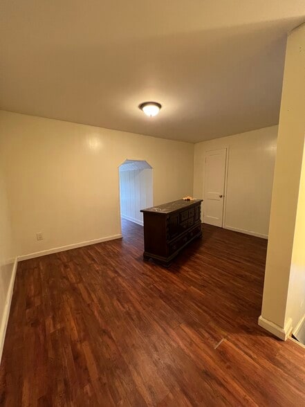 Building Photo - 421 NY-146