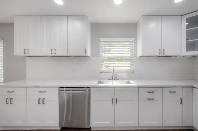 Building Photo - 6901 S Fitzgerald St