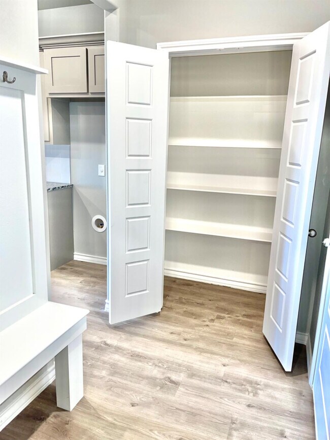 Building Photo - 7729 96th St