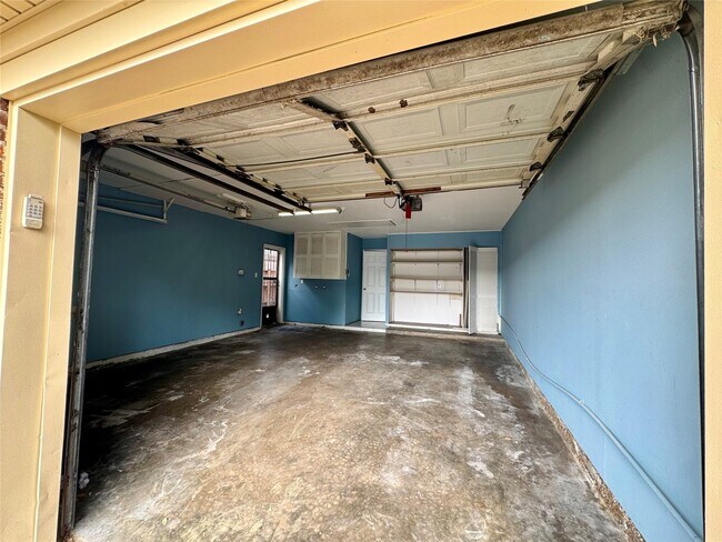 Building Photo - 8418 Hazen St