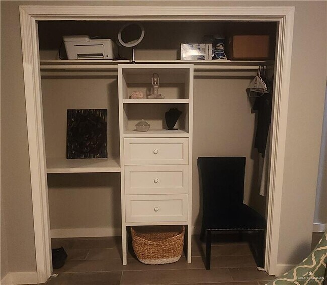 Building Photo - 11 Keystone St