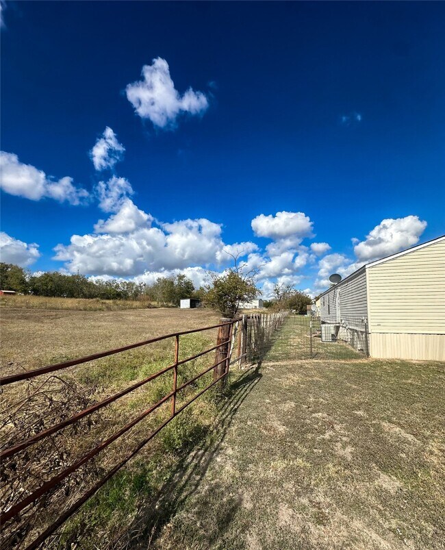 Building Photo - 999 FM 1774