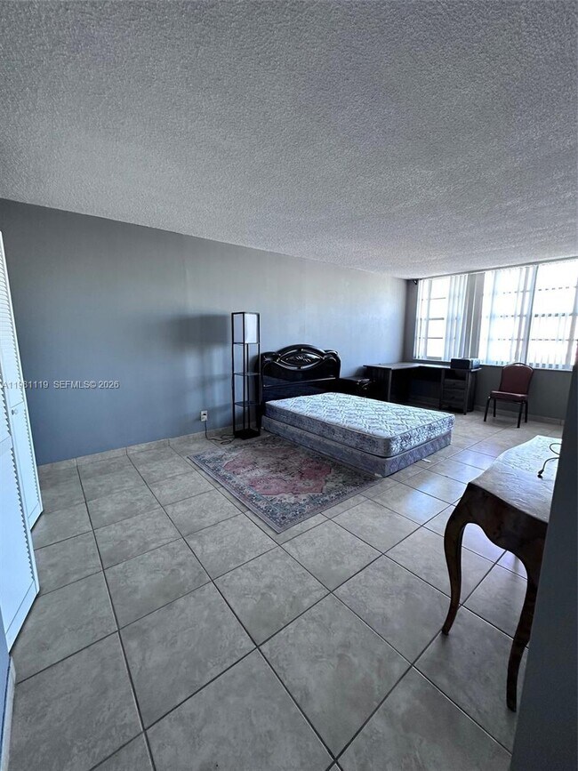 Building Photo - 137 Golden Isles Dr