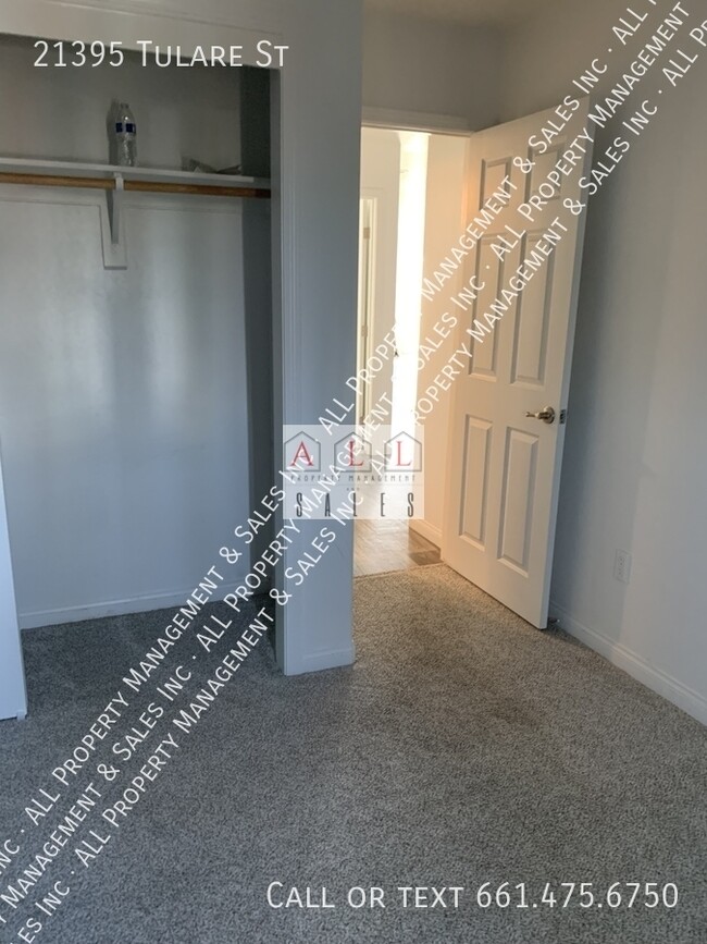 Building Photo - 21395 Tulare St