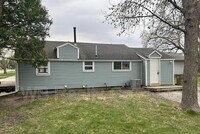 Building Photo - 310 SE Jacob St