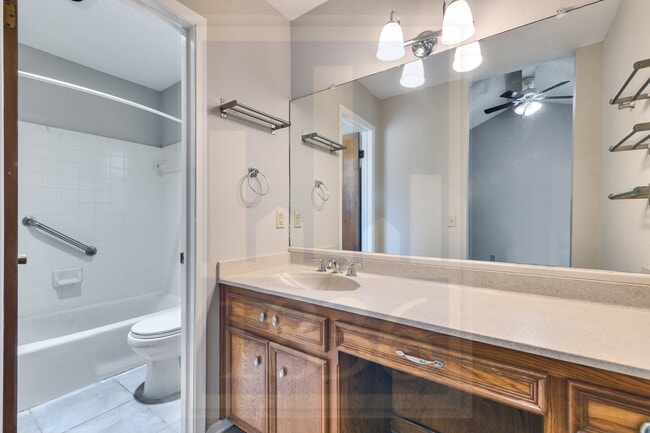 Building Photo - 7302 Waldon Dr