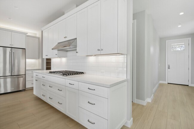 Building Photo - 2954 Copley Ave