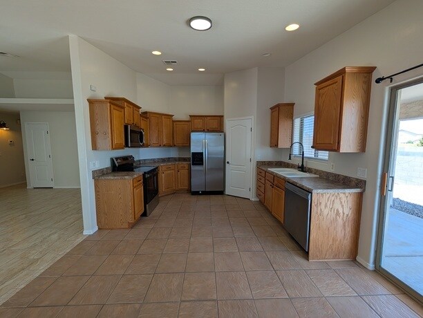 Building Photo - 1204 W Prior Ave