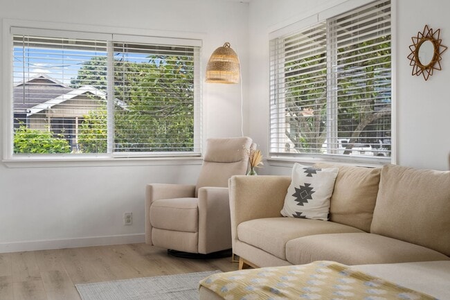 Building Photo - North Shore Boho Aloha Cottage | 2 Bed, 1 Bath | Available August 1, 2026
