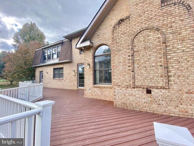 Building Photo - 8951 Brook Rd