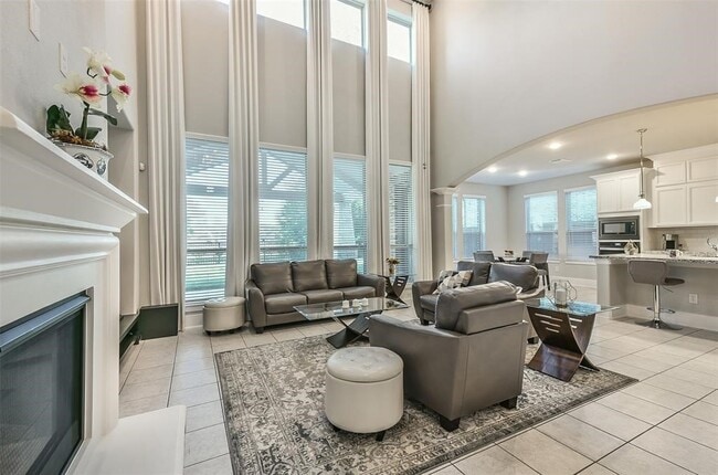 Building Photo - 16526 Whiteoak Canyon Dr