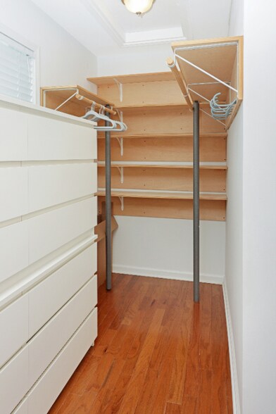 Building Photo - 888 Saddlebred Way