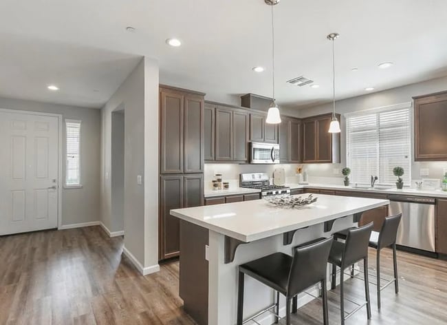 Building Photo - 1559 Hutchison Valley Dr