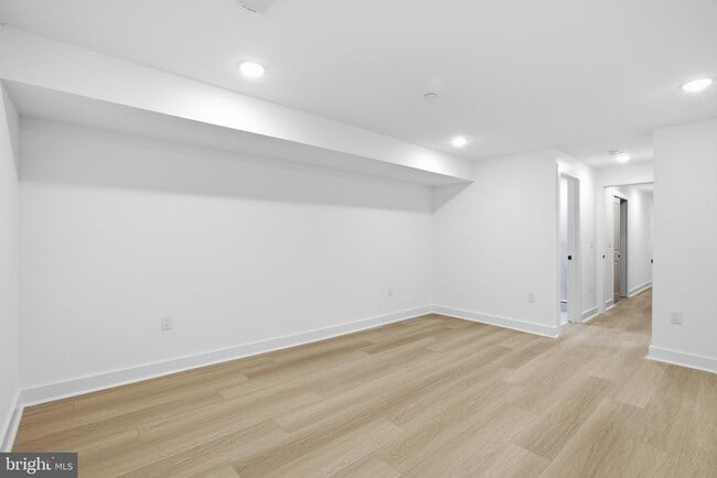 Building Photo - 3931 Fairmount Ave