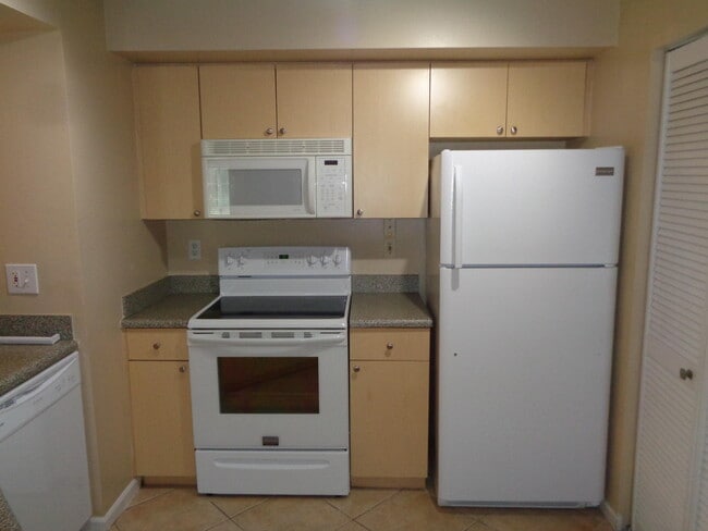 Building Photo - 3627 NW Adriatic Ln