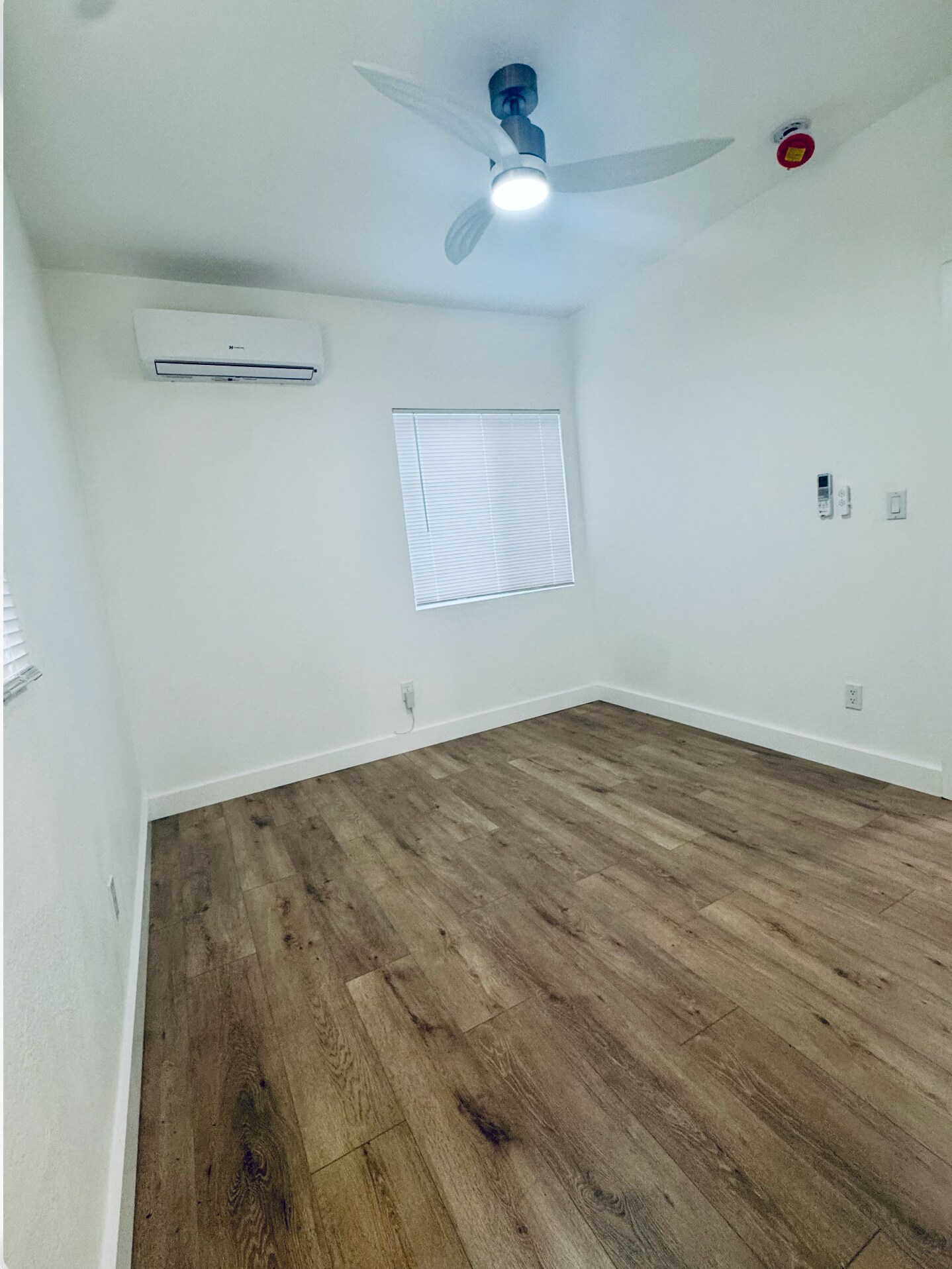 Building Photo - 3048 Guirado St