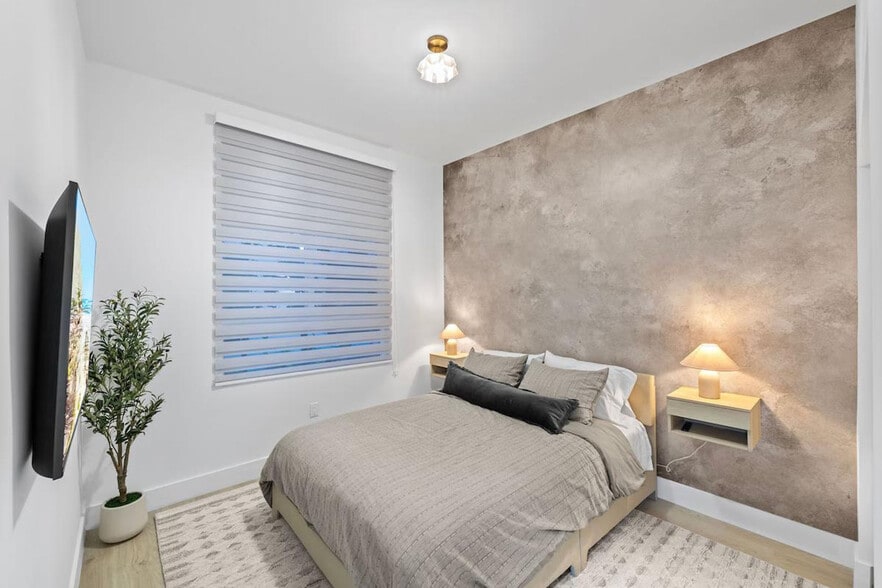 Building Photo - 1627 NW 1st St