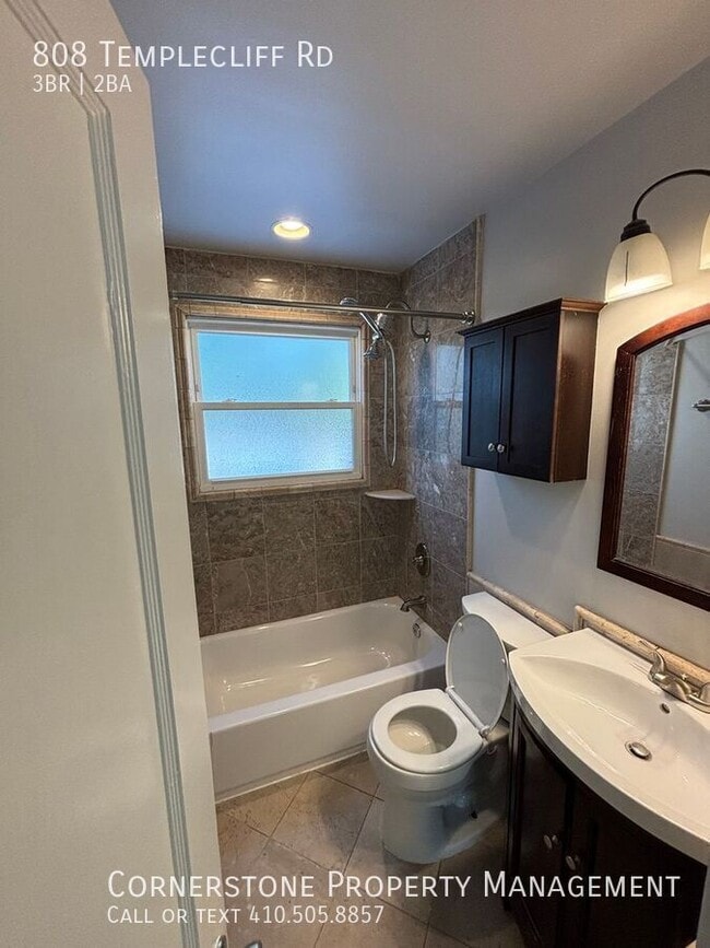 Building Photo - 808 Templecliff Rd