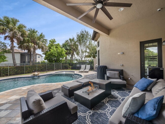 Building Photo - 9931 Bozzano Dr