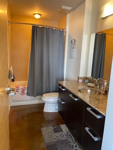 Guest Bathroom sink and tub - 600 12th Ave S
