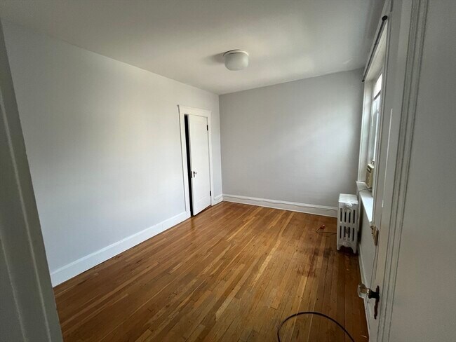 Building Photo - 2035 Commonwealth Ave