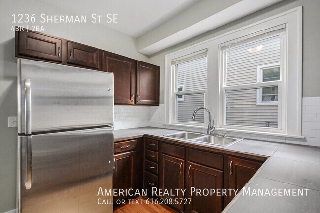 Building Photo - 1236 Sherman St SE