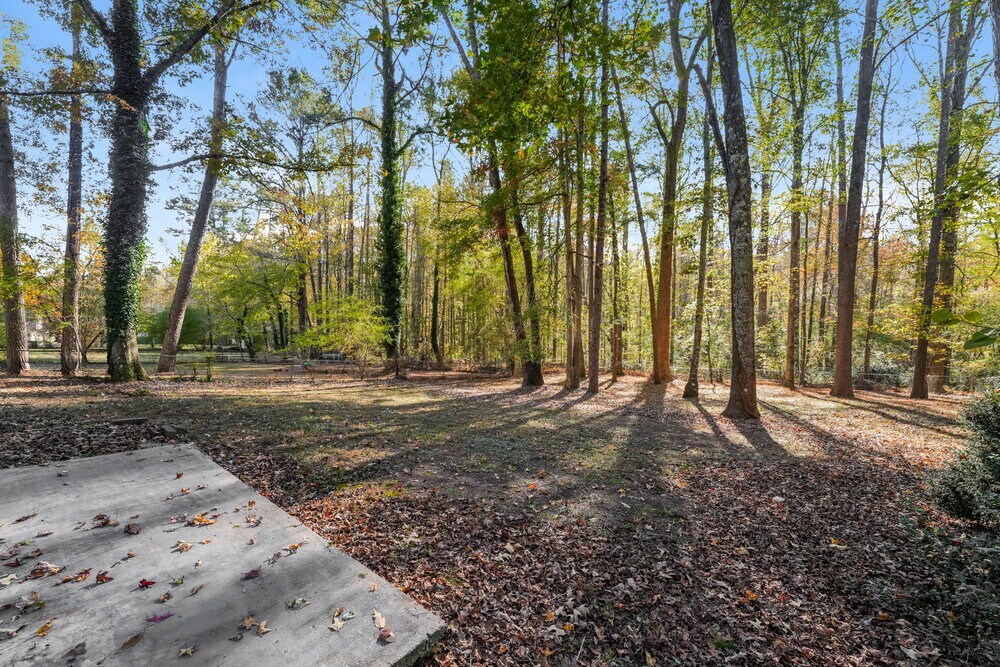 Building Photo - 591 Stonehedge Dr