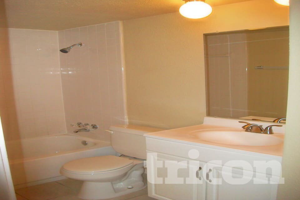 Building Photo - 9215 Sophora Dr