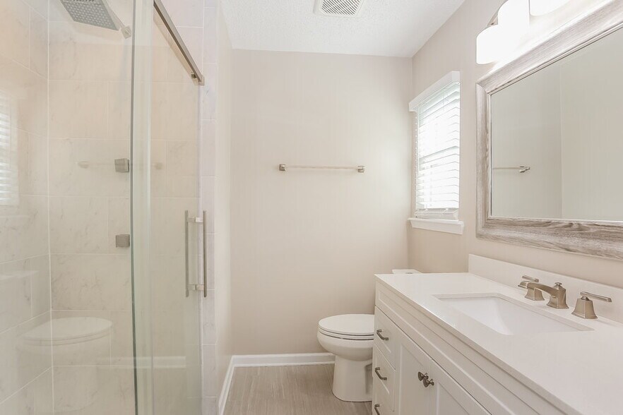 Building Photo - 12639 Ashmore Green Dr N