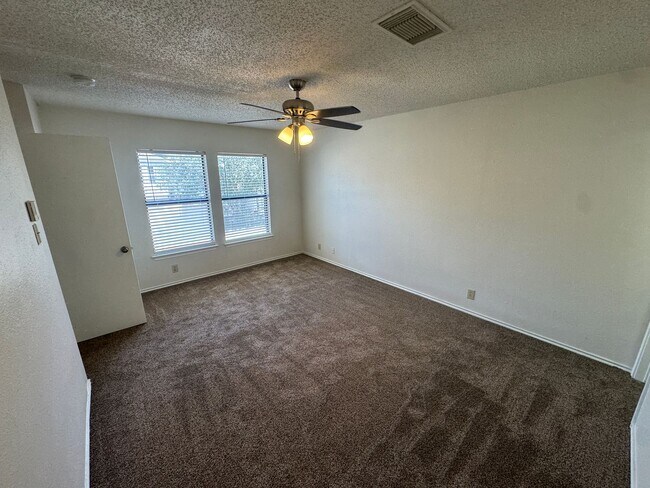 Building Photo - 8928 Kenton Briar