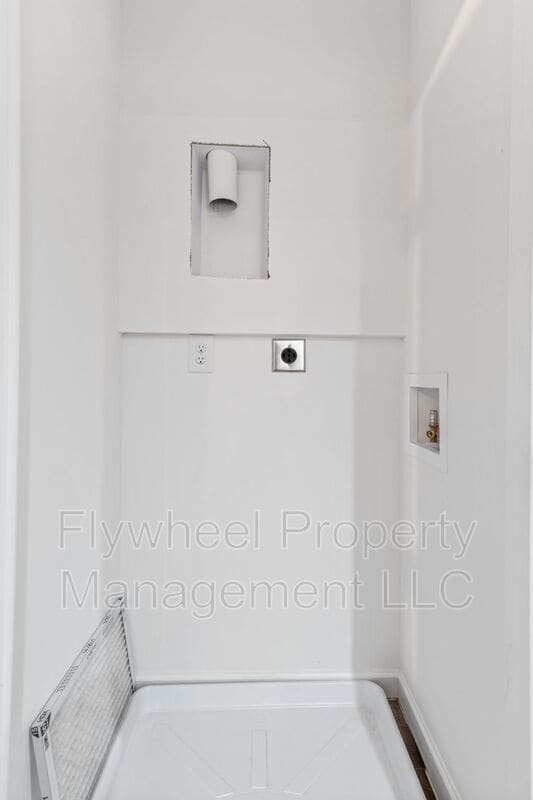 Building Photo - 2645a Bell St