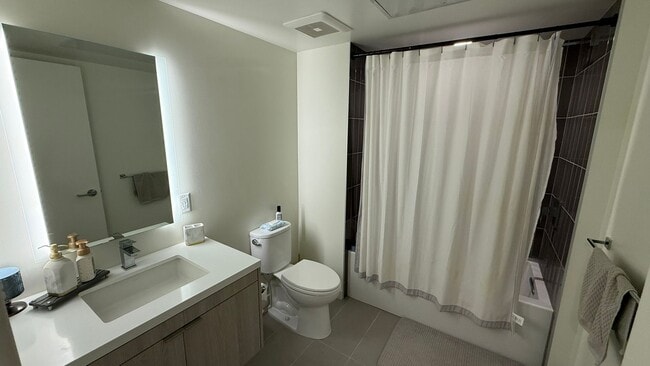 Building Photo - Epic REA: Fantastic Potrero Hill Modern 1 BR, 1 BA Condo