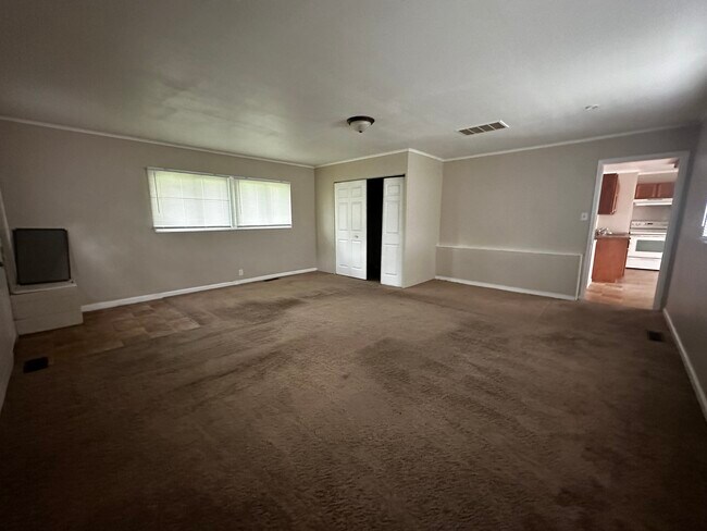 Building Photo - 1115 Ebeling Dr