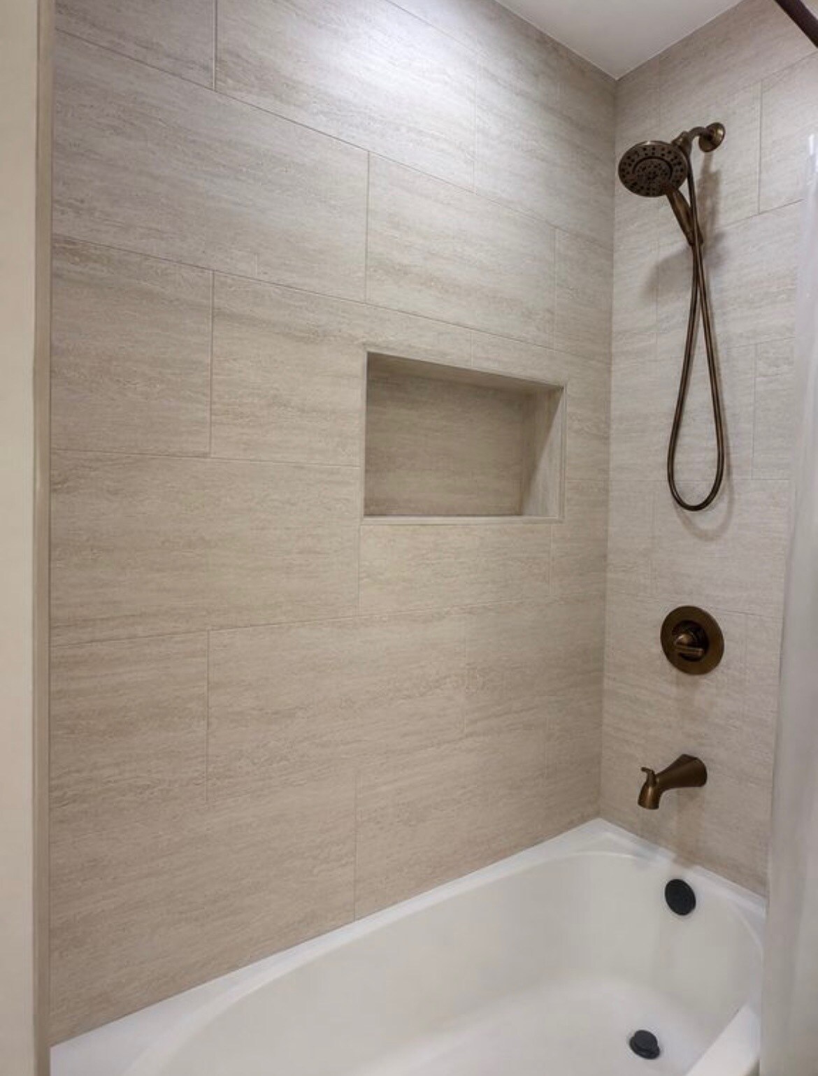 Shower with bathtub - 15521 Fernview St
