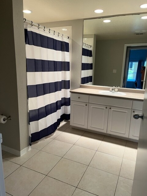 Master Bath - 410 S Armenia Ave