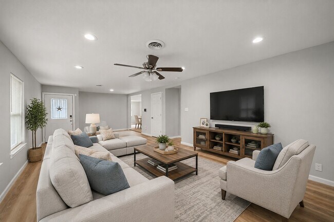 Building Photo - 5755 Belvedere Dr