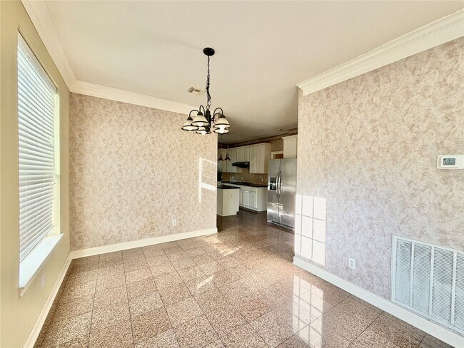 Building Photo - 1916 Lakewinds Dr