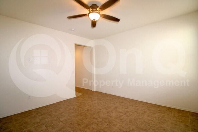 Building Photo - 12533 N School Day Dr