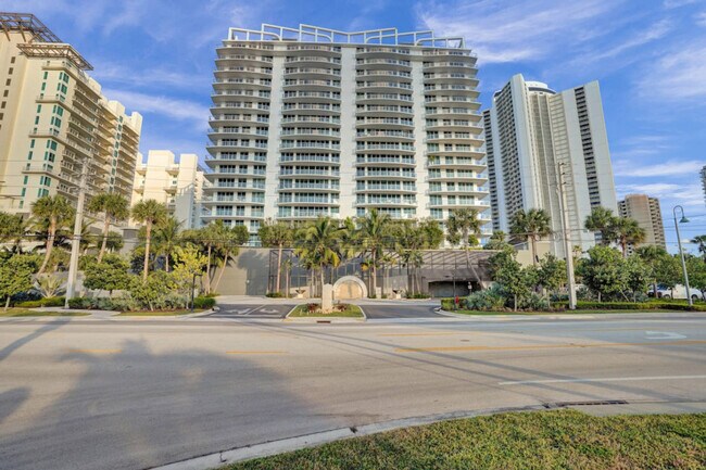 Building Photo - 3100 N Ocean Dr