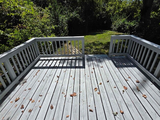 Building Photo - 921 W Gourley Pike