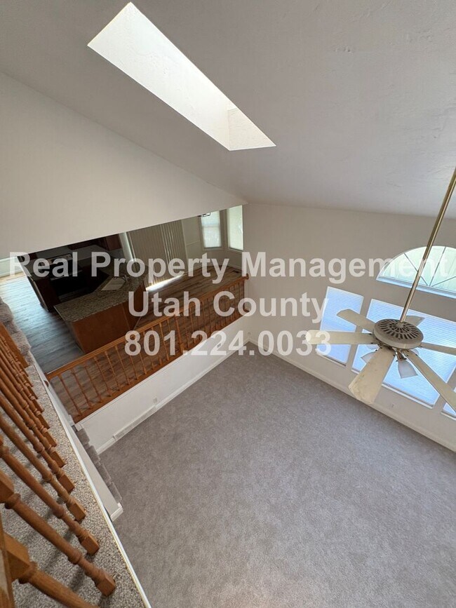 Building Photo - Large and Spacious 4 Bedroom Home!