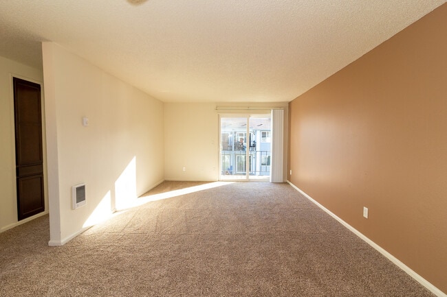 Bonnie Brae Apartments - Beaverton Oregon - Bonnie Brae Apartments