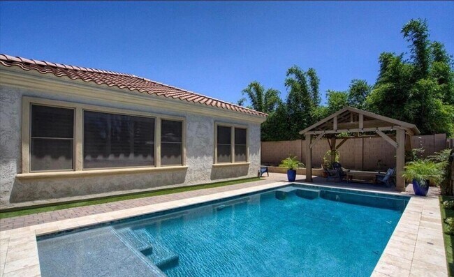 Building Photo - 7904 S 29th Pl