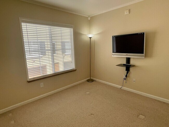 Building Photo - Clean, Classic Contemporary 3 Bedroom + 2 Bath Townhouse Style Home Near Downtown Campbell & Will...