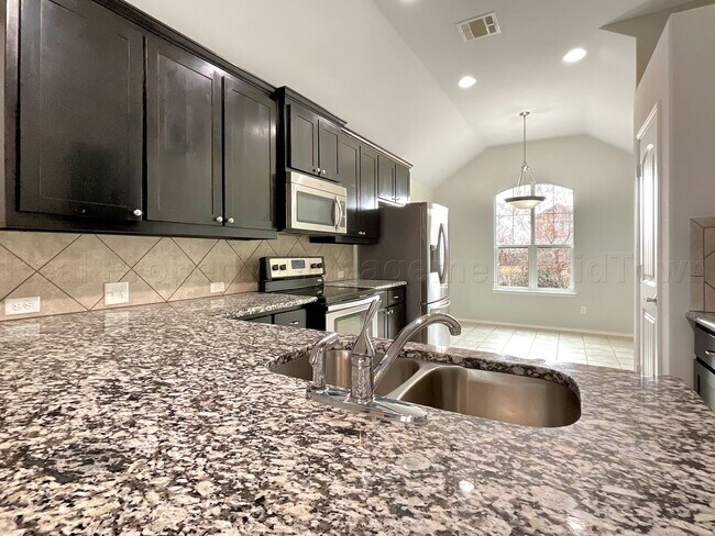 Building Photo - 2053 Leonard Ranch Rd