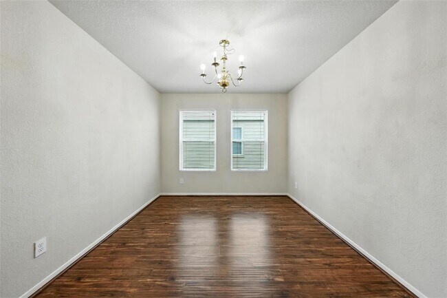 Building Photo - 3146 Madison Elm St